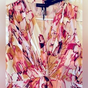 Donna Karan Water garden sleeveless V-neck top size small NWT